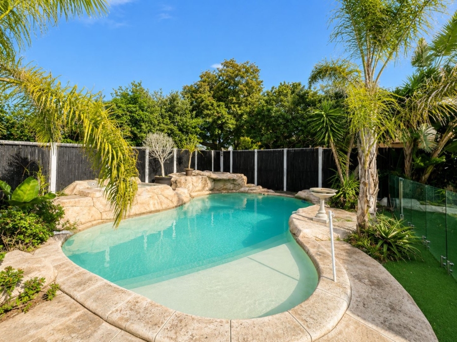 4 Bedroom Property for Sale in Flamingo Vlei Western Cape